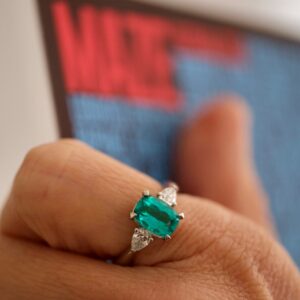 LEYSER Paraíba tourmaline and diamond ring in 950 platinum worn on the hand